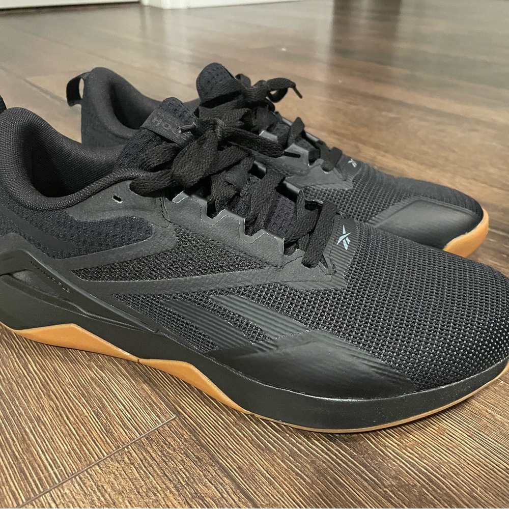 Reebok Nanoflex V2 training running shoes black gum sz 10.5 new ortholite